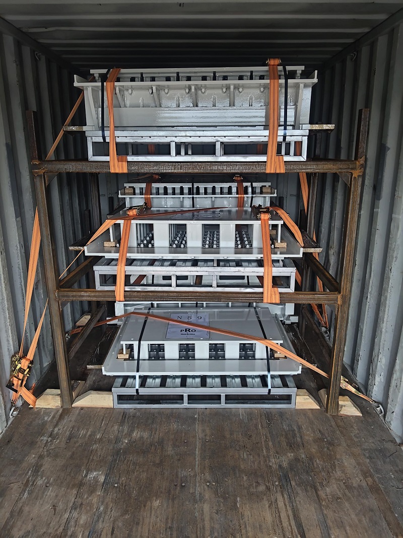 Hlboká kultivácia zámorských trhov, kvalita získava uznanie! Strojové formy na tehly PRO MOLD úspešne odoslané do Európy.